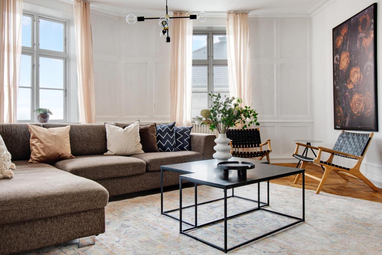 Sanders Square - Spacious Six-Bedroom Apartment Near Amalienborg 코펜하겐 외부 사진