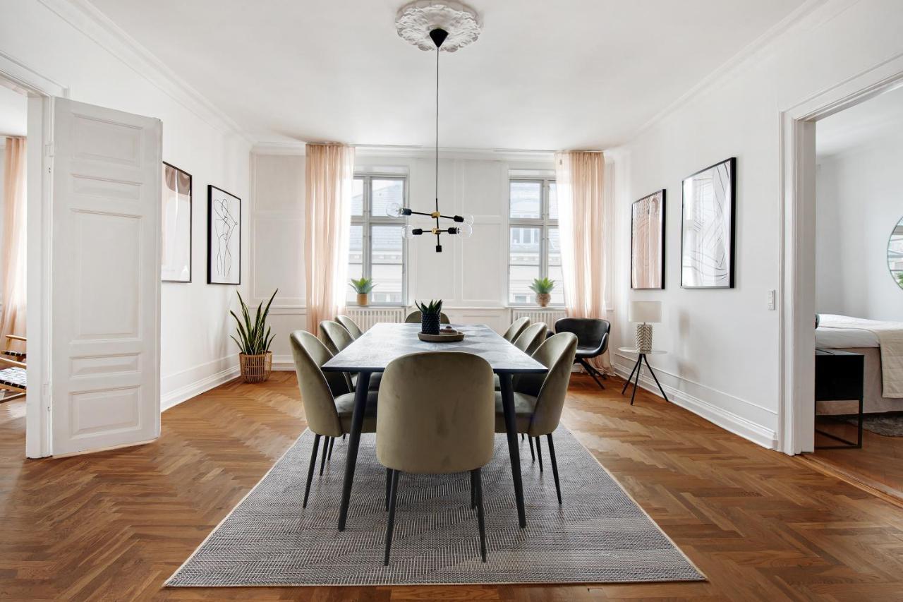 Sanders Square - Spacious Six-Bedroom Apartment Near Amalienborg 코펜하겐 외부 사진