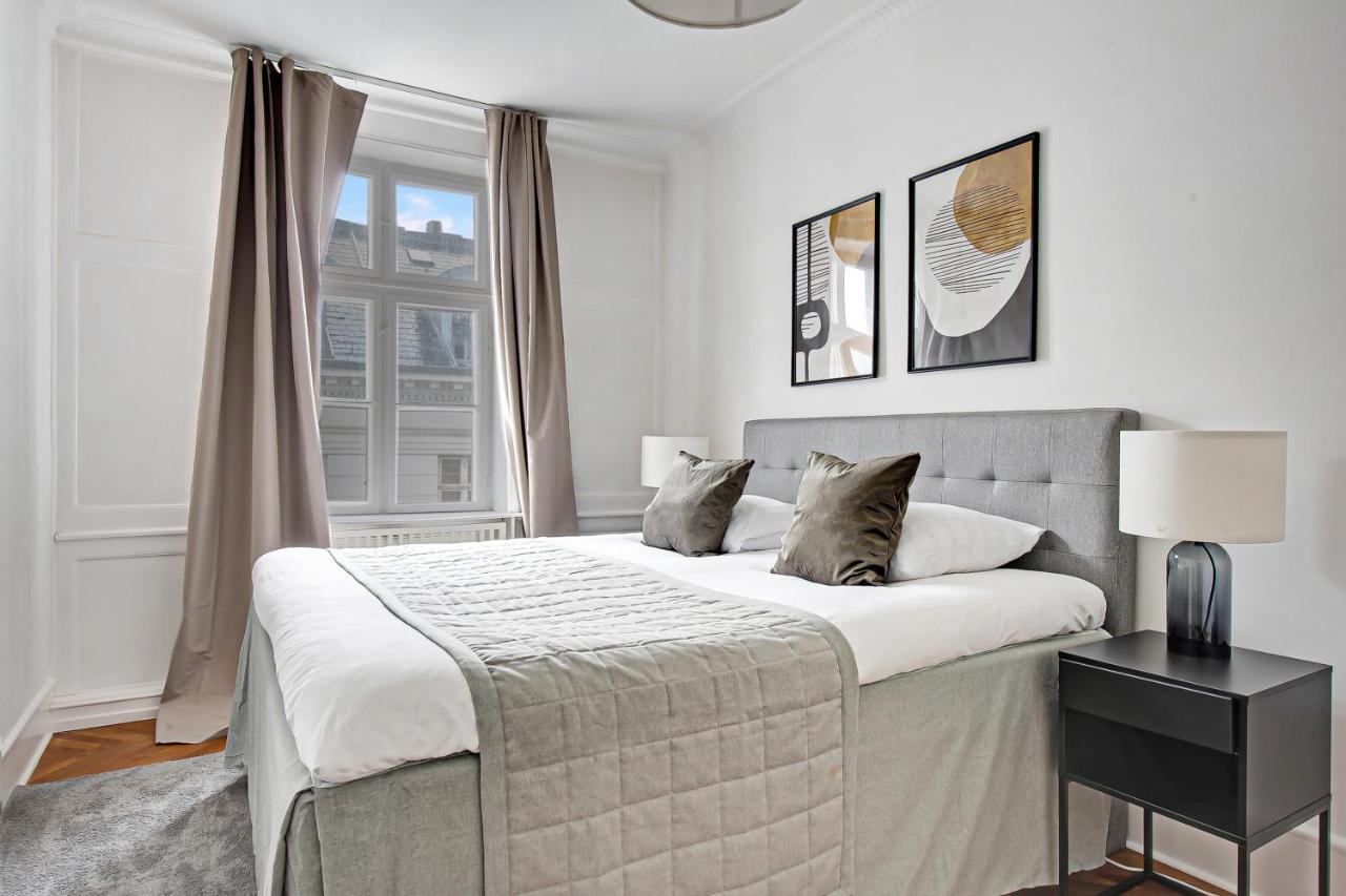 Sanders Square - Spacious Six-Bedroom Apartment Near Amalienborg 코펜하겐 외부 사진