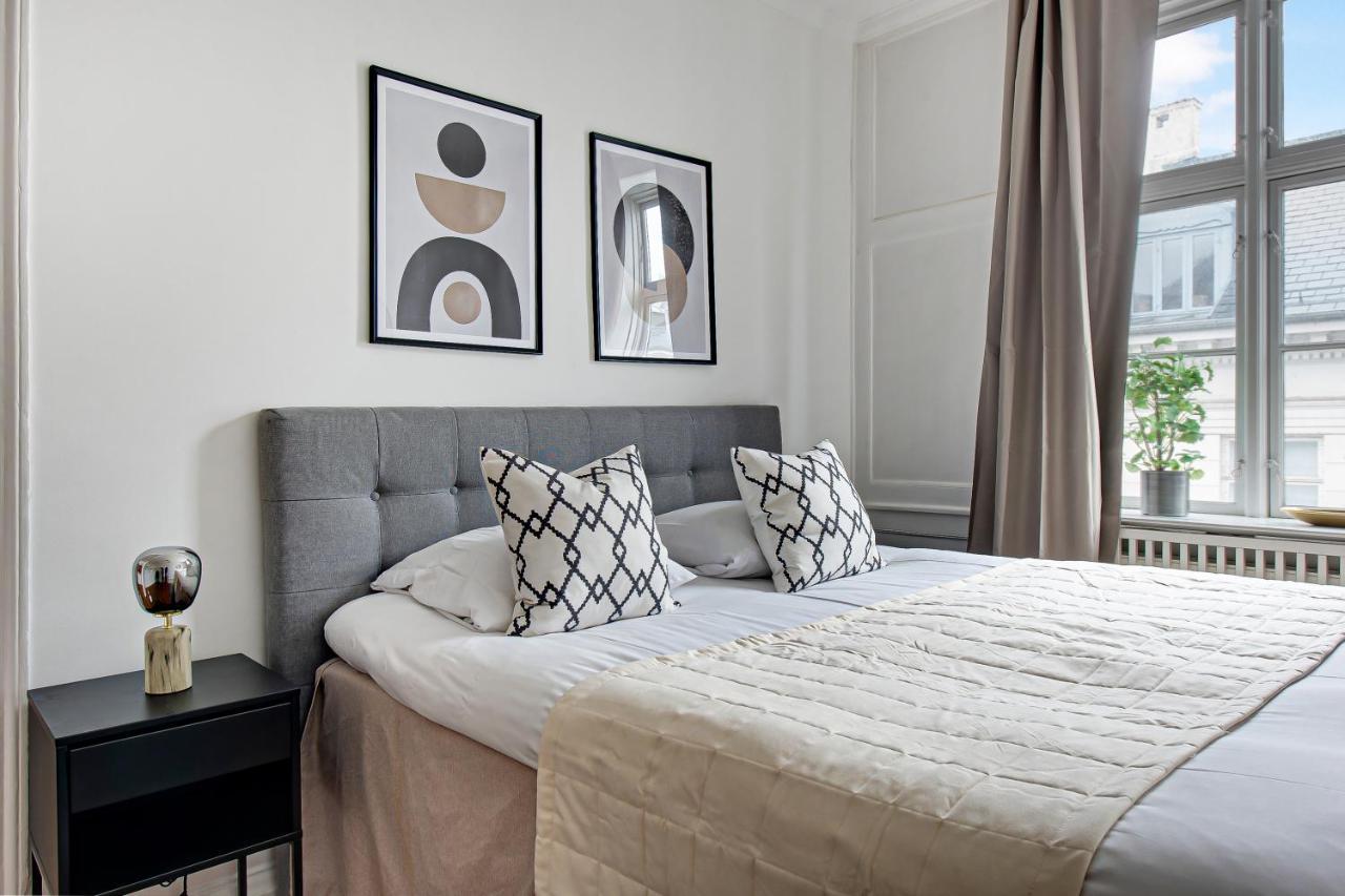 Sanders Square - Spacious Six-Bedroom Apartment Near Amalienborg 코펜하겐 외부 사진